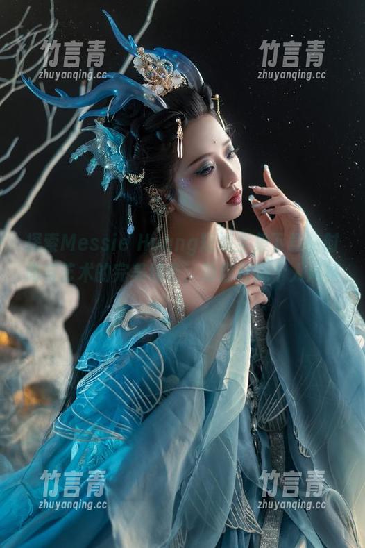 探索Messie Huang短裤全集下载，时尚与艺术的完美结合，助你打造个人风格！